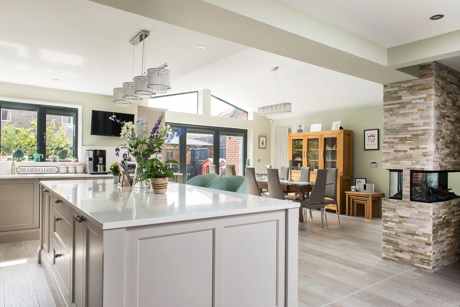 Summer Hosting: Create the Perfect Kitchen for Entertaining image