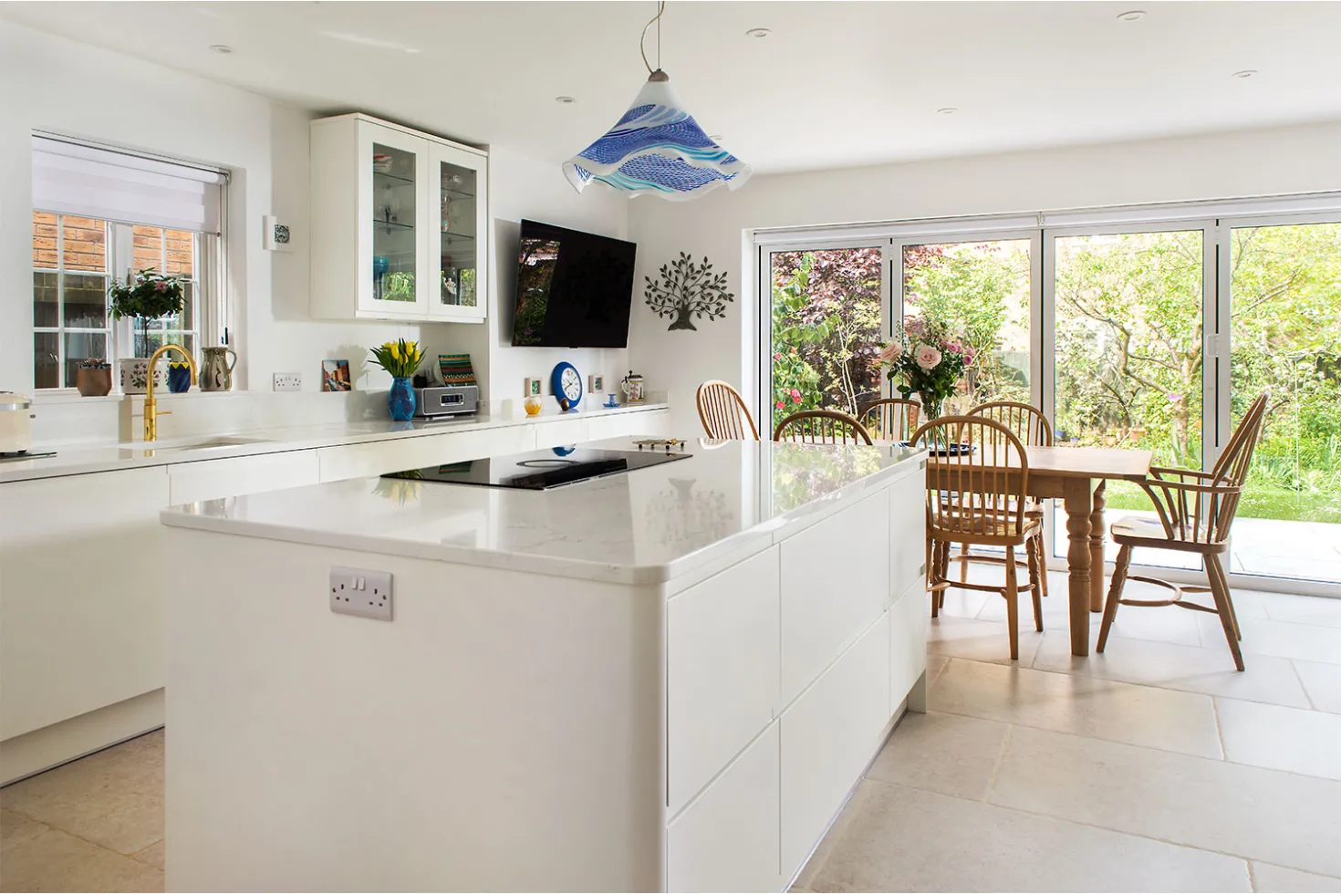 Bright & Light Stoneham Kitchen image