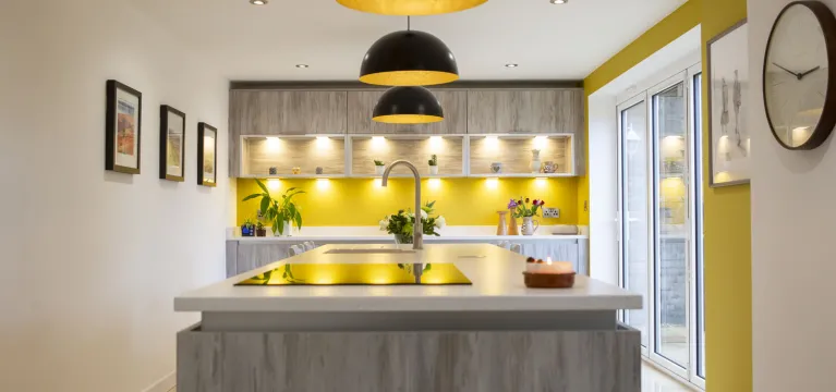 Bright & Light Crown Handleless Kitchen image