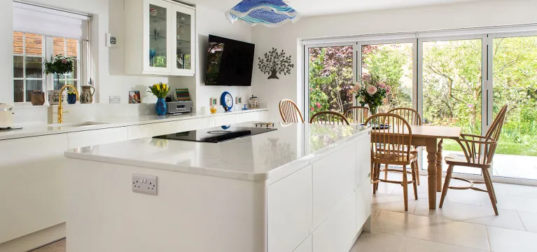 Bright & Light Stoneham Kitchen image