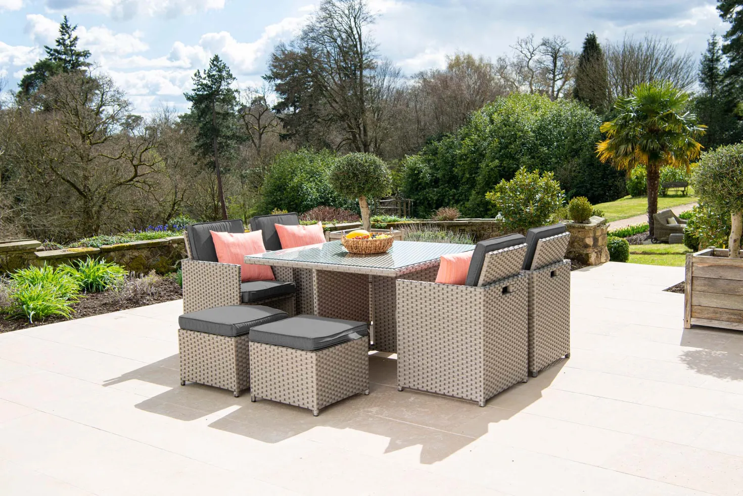 Gardiner Haskins Guide to Garden Furniture image