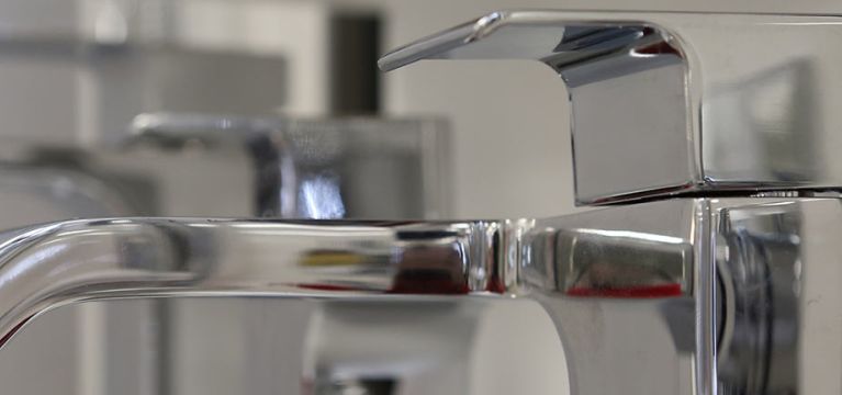 Bathroom Taps Buying Guide image
