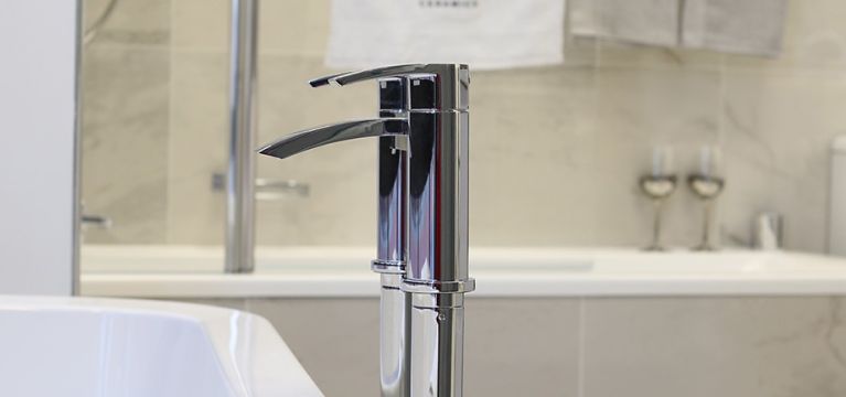 How to Fit a Bath Tap image