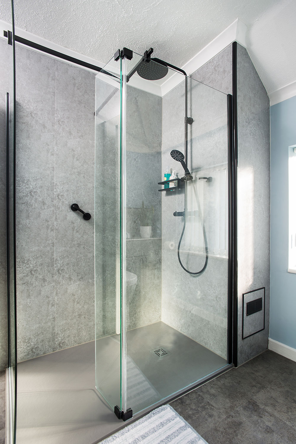 Kudos Shower Enclosure with Matt Black Fixtures