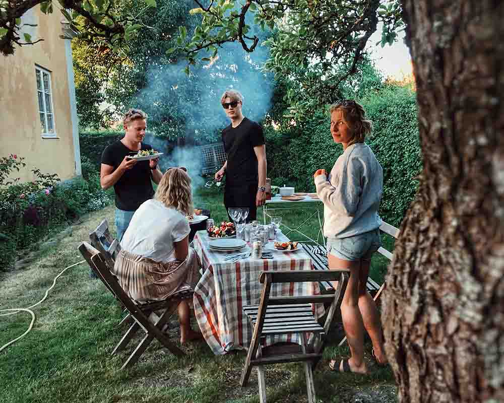Hosting a Garden Party: 6 Easy Ways to be an Awesome Host – Click & Grow EU