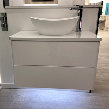 WASH BASIN IN BATHROOM IN WHITE CONTEMPORARY