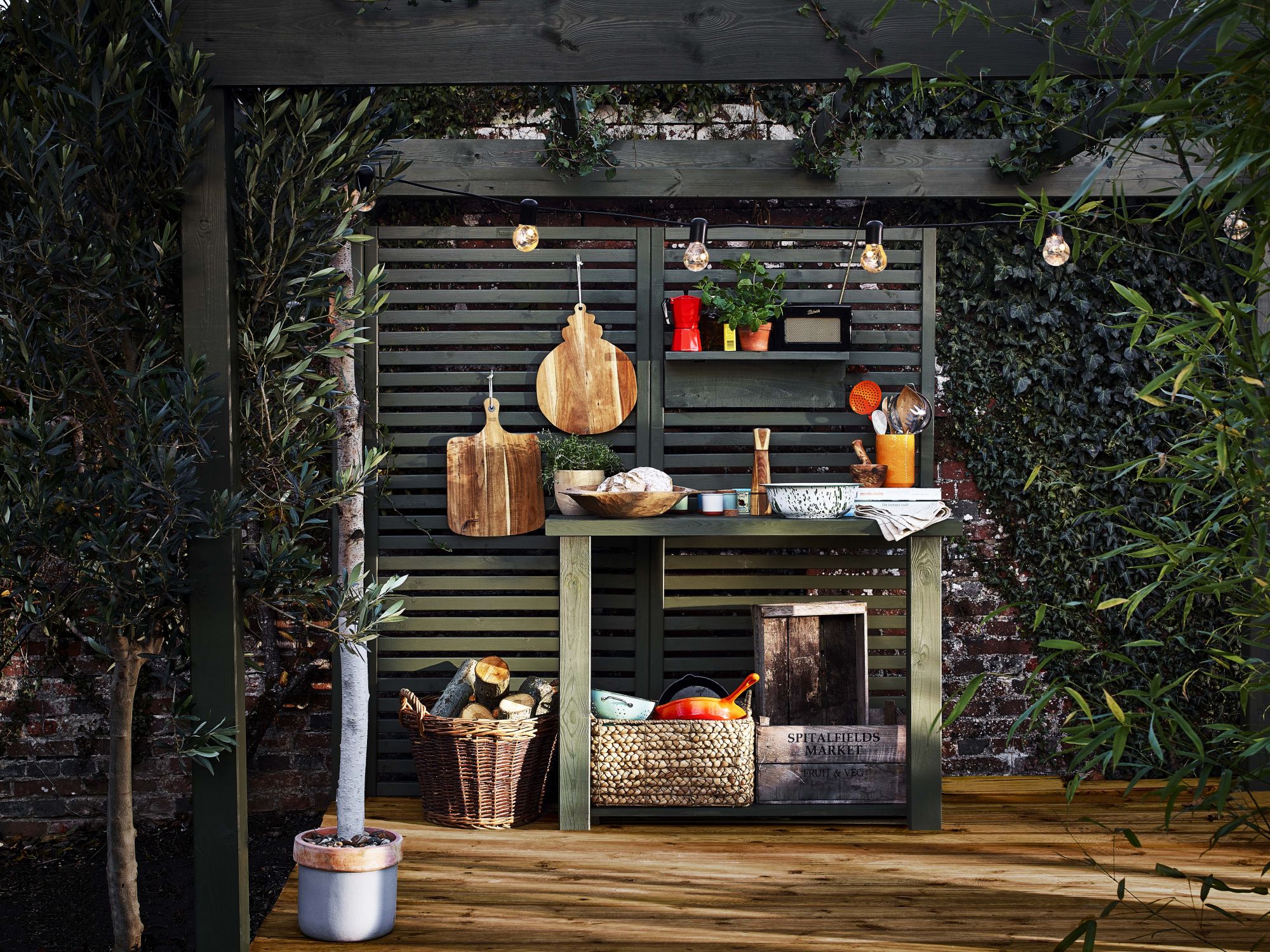 Outdoor garden kitchen